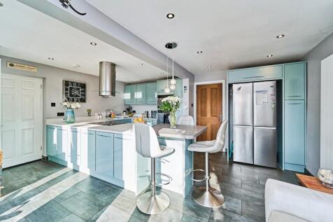 Kitchen (b)