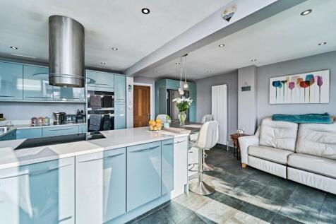 Kitchen (c)