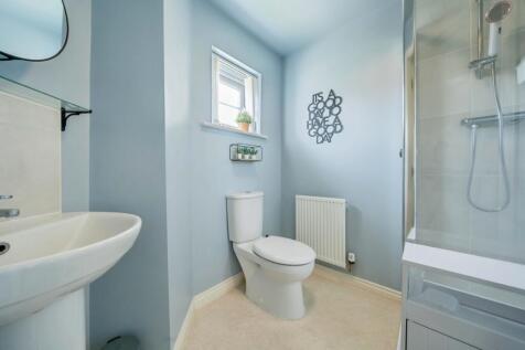 18. Master en-suite