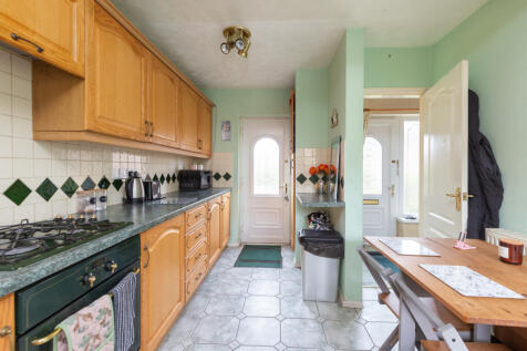 4 SILSDEN AVENUE-8