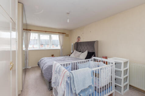 4 SILSDEN AVENUE-4