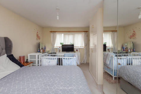 4 SILSDEN AVENUE-5