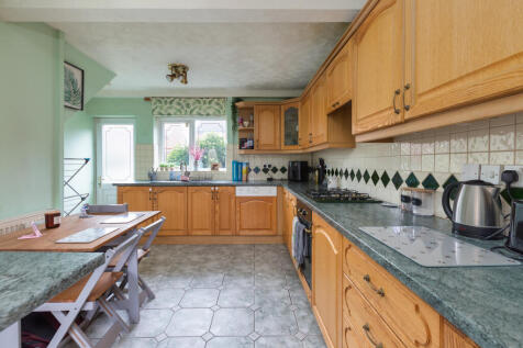 4 SILSDEN AVENUE-6