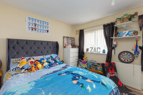4 SILSDEN AVENUE-2