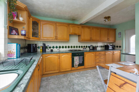 4 SILSDEN AVENUE-7