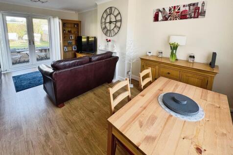 Lounge-Dining Room