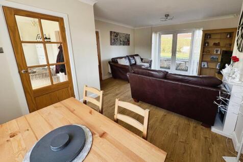 Lounge-Dining Room