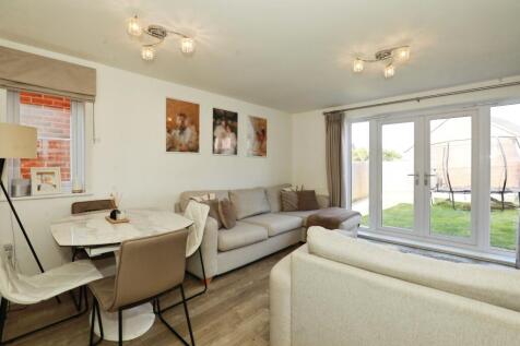 Lounge-Dining Room