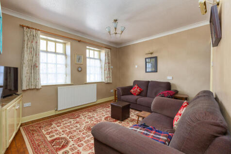 Sitting Room Pic1