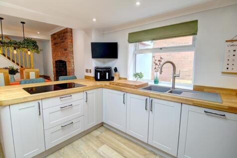 Kitchen Suite (alt view)