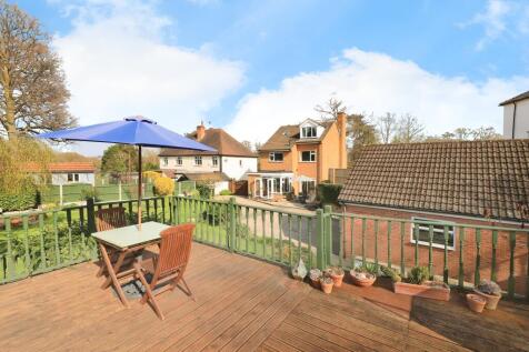 Rear Decking Area