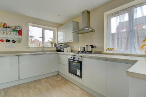 Kitchen (alt view)