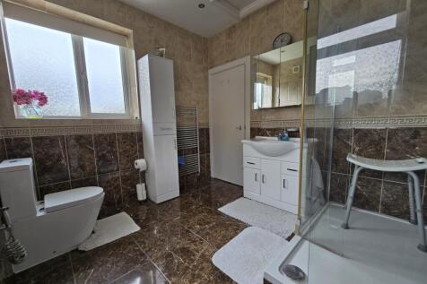 Master Ensuite