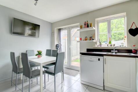 Kitchen Dining Area