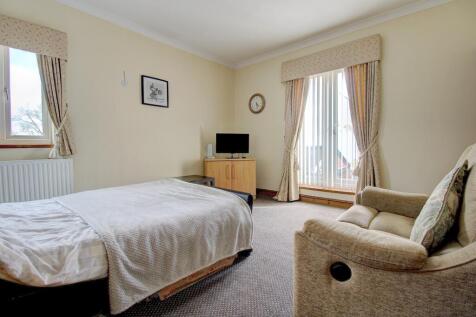 Bedroom One (alt view)