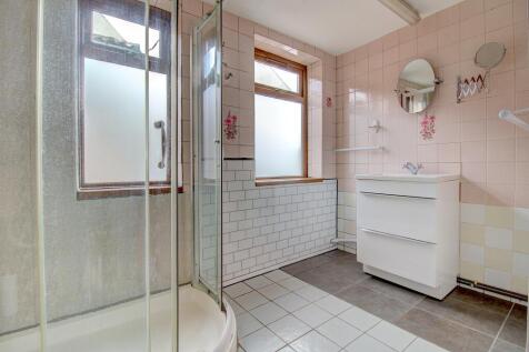 Family Shower Room (alt view)