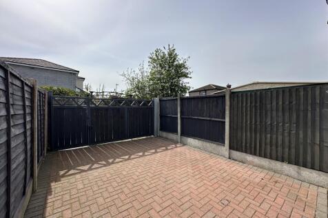 3. Rear yard.JPG