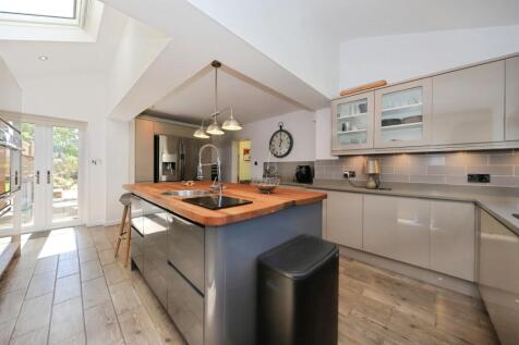 Kitchen breakfast room