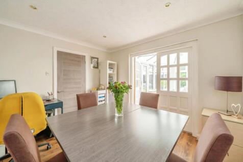 7. Dining room