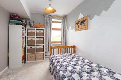 225 burnley road-9