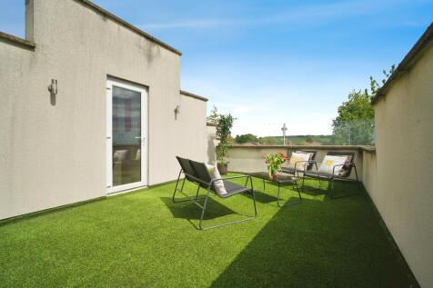 third floor roof terrace