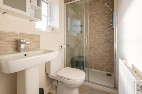 Adams Way En Suite