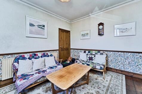 Lounge C