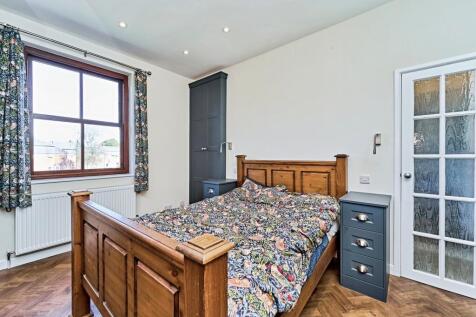 Bedroom 1B