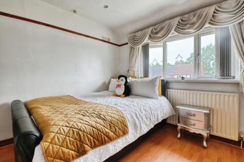 Bedroom 2B