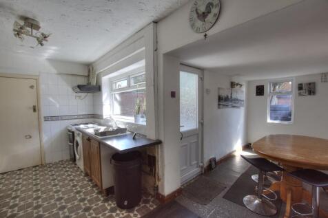 8. Kitchen: diner