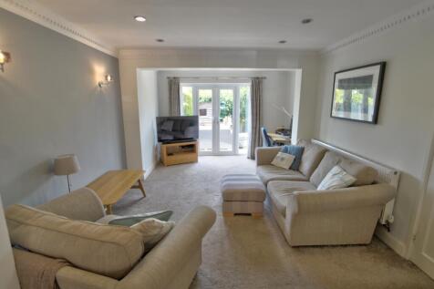 Lounge B