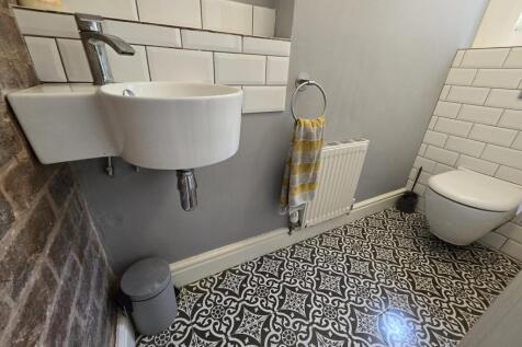 Downstiars WC