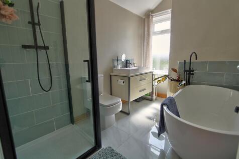 Bathroom B