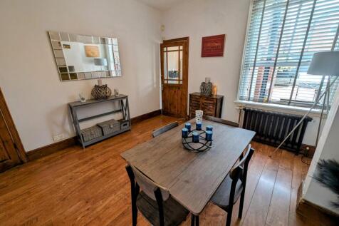 Dining  area 2