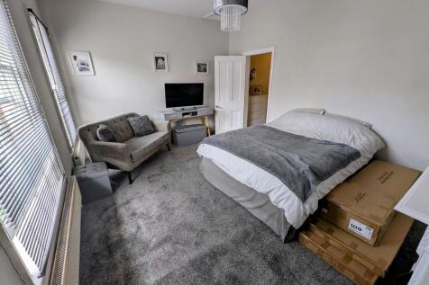 Master bedroom 1