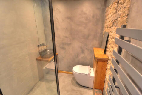 Bedroom 2 - Ensuite