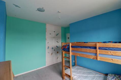 Bedroom 2.3