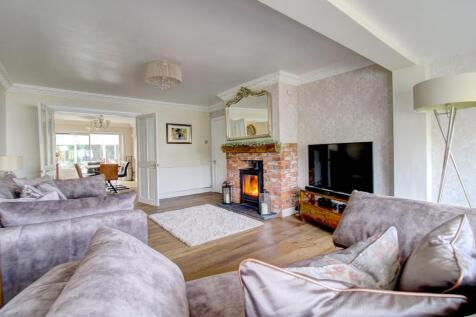 Lounge to Dining