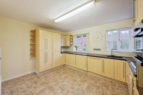 Kitchen (alt view)