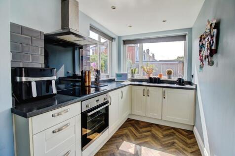 Kitchen (rear)