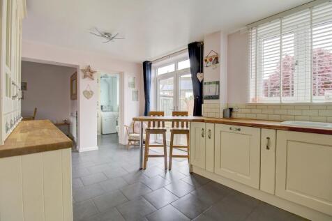 Kitchen (alt view)