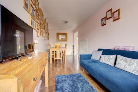 Family Room (rear)