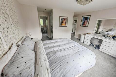 Master Bedroom with Dressing Room and En-suite