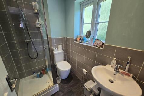 Bedroom 1 Ensuite
