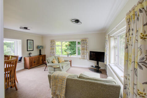 5 WILLOW CLOSE-9