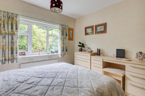 5 WILLOW CLOSE-18