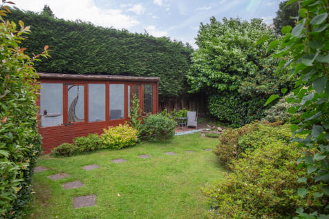 5 WILLOW CLOSE-44