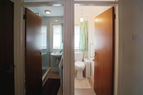 Shower Room &amp; Toilet
