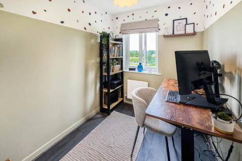 Bedroom Three/Study