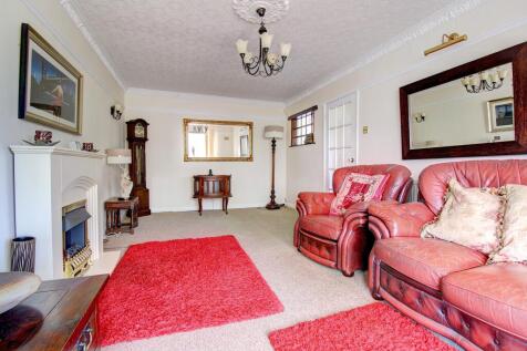 Lounge (reverse angle)
